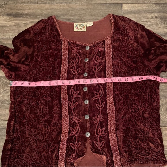 25 KARAT rayon velvet embellished button up top - Picture 8 of 9